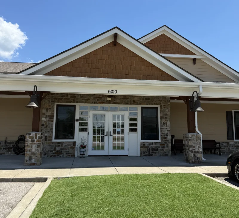 Arlington Animal Clinic exterior.
